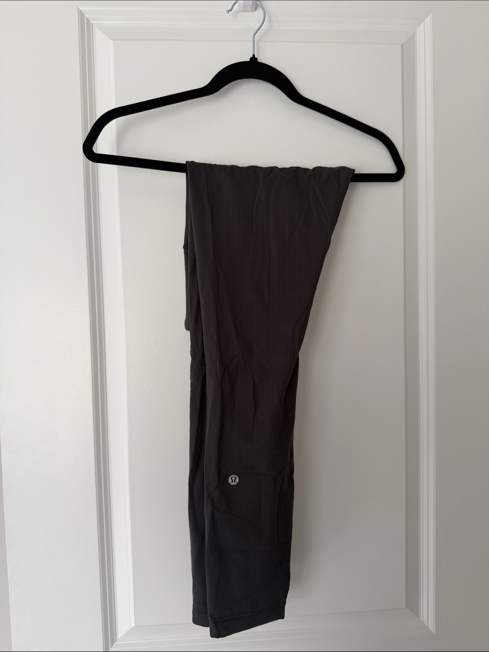 Lululemon size 6, graphite, gray leggings